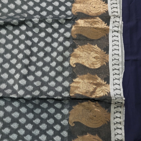 Silver and Gold Brocade Kurta - Picture 3 of 8